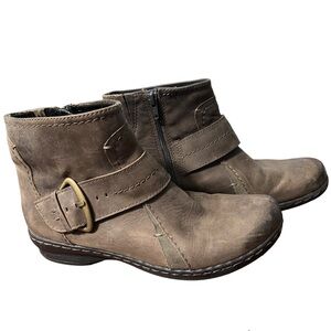 Clarks Artisan Distressed Brown Leather Buckle Ankle Boots, Size 9